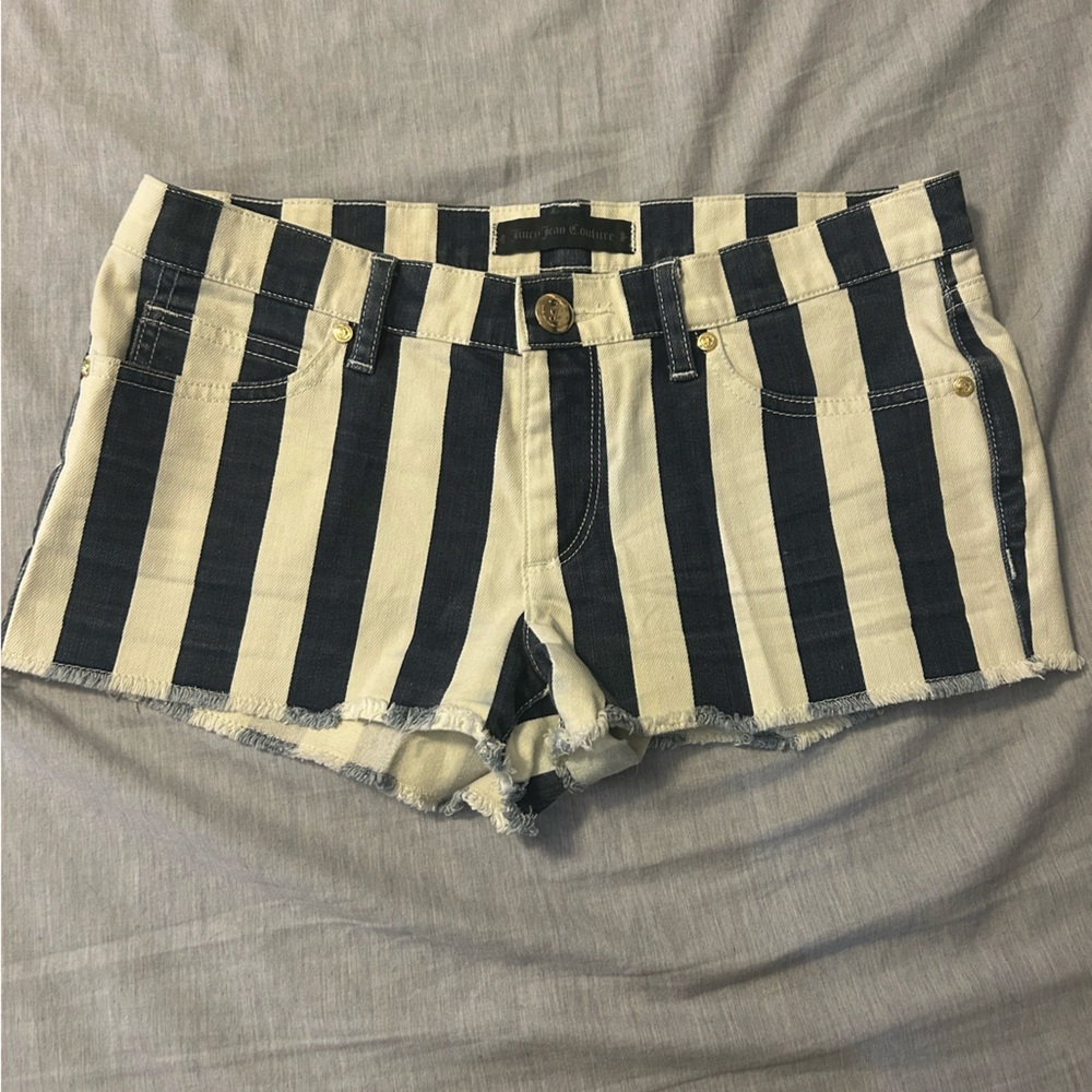 Women’s Juicy Couture shorts | Size 27 | blue & white stripes | great condition